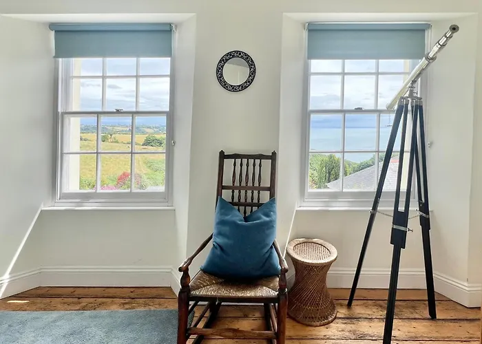 3 Bedroom Stunning House With Garden And Amazing Sea Views