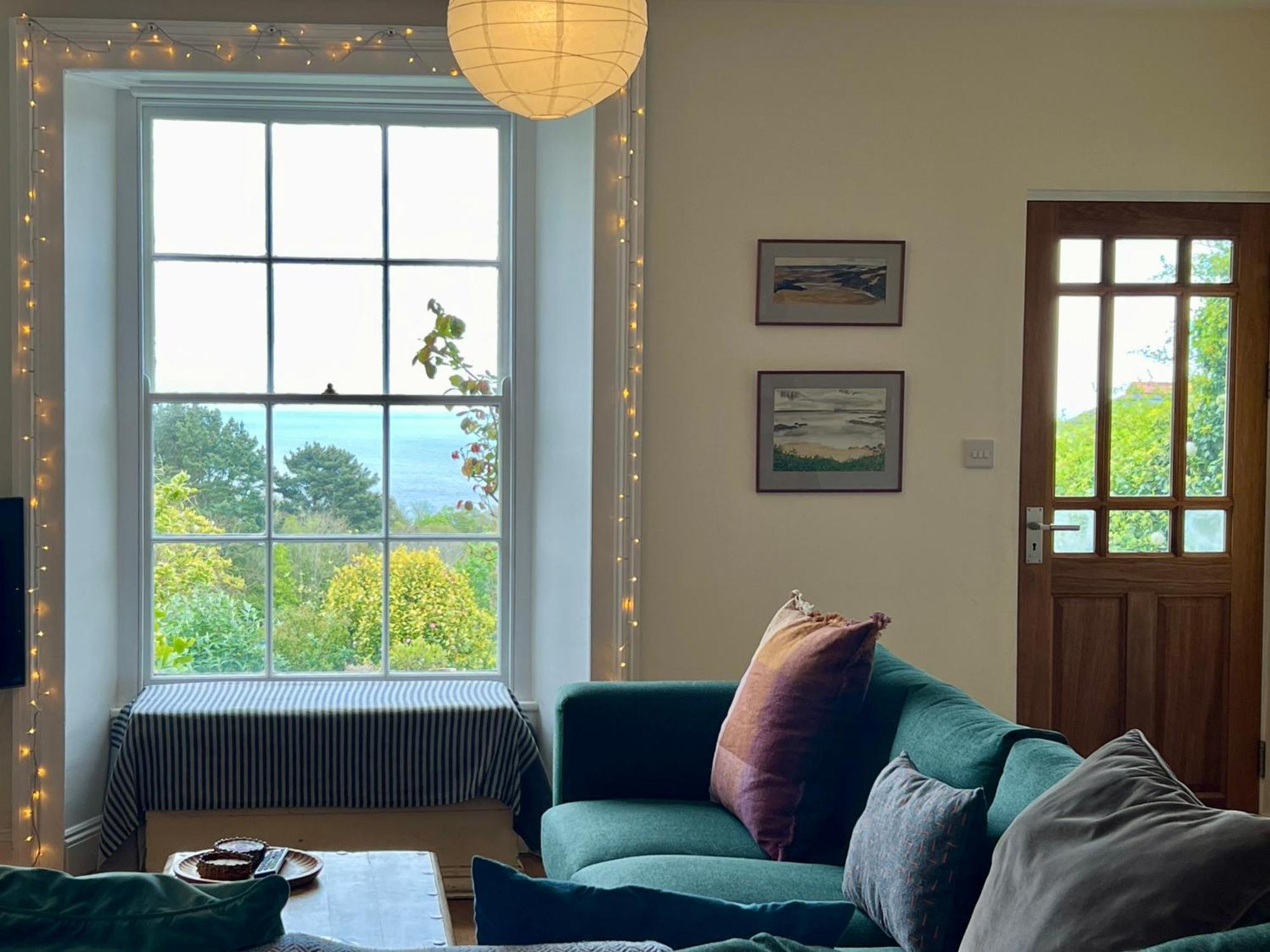 3 Bedroom Stunning House With Garden And Amazing Sea Views Holiday home