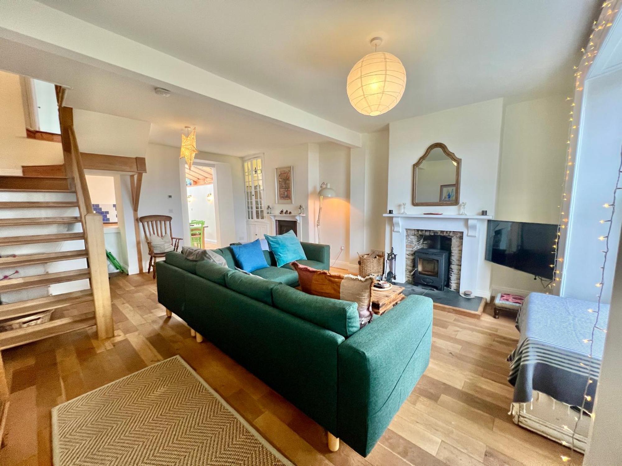 3 Bedroom Stunning House With Garden And Amazing Sea Views Holiday home *