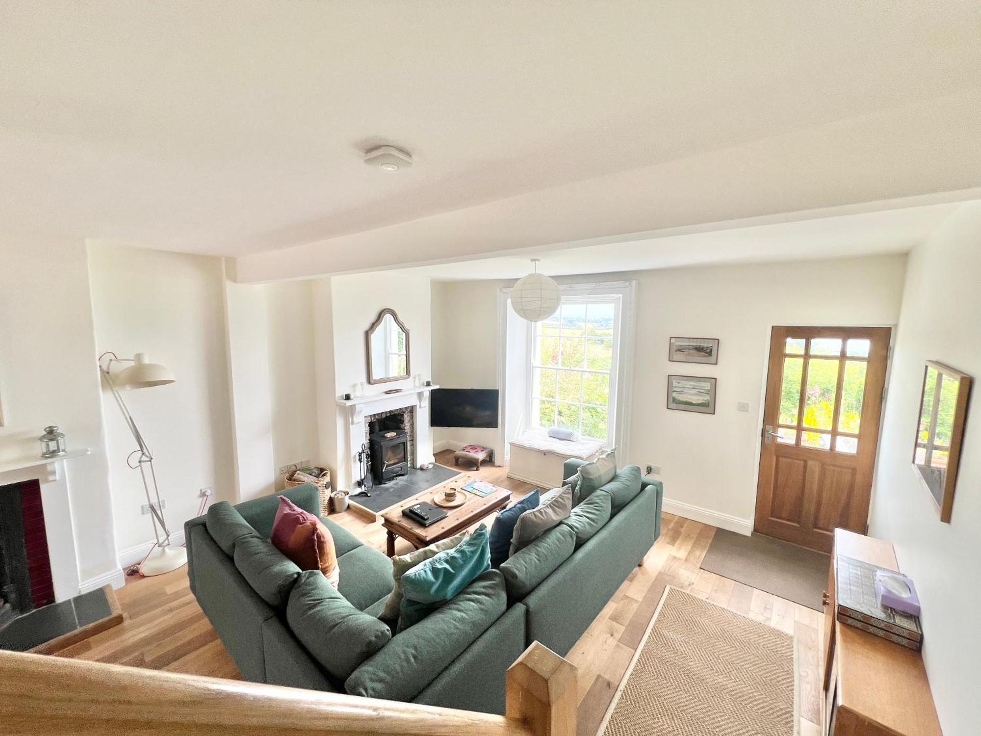 3 Bedroom Stunning House With Garden And Amazing Sea Views Holiday home